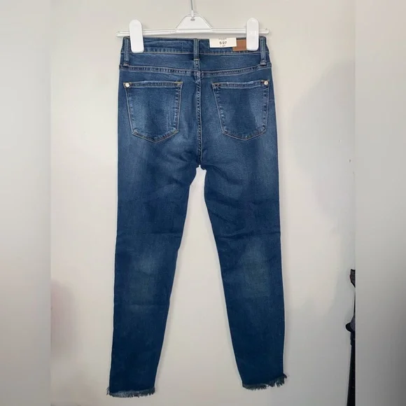 NWT Judy Blue Jeans Womens Size 5/27 Skinny Fit Mid Rise Denim Frayed Tulip Hem - Picture 2 of 11